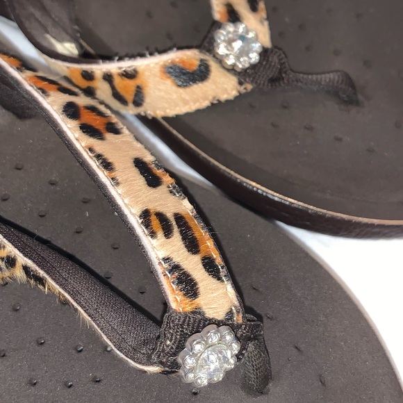 VOLATILE Cheetah fur rhinestone sandals womens suze 8
